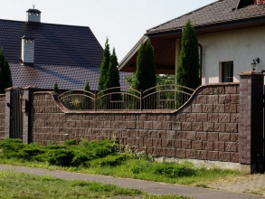 Кирпичный забор с камнем 70 метров