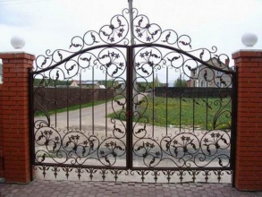 Кованые распашные ворота - пример 17