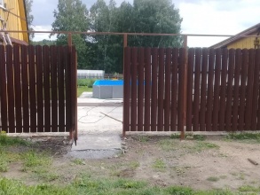 Забор из евроштакетника с утрамбовкой щебнем 15 метров