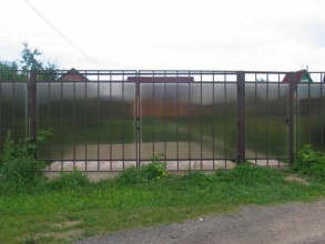 Забор из поликарбоната на металлическом каркасе 40 метров