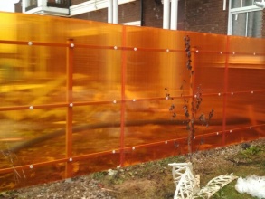 Забор из поликарбоната на металлическом каркасе 80 метров