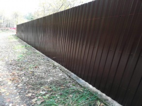 Забор из профнастила на ленточном фундаменте 70 метров