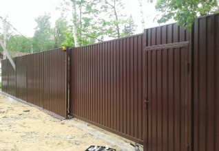 Забор из профнастила на ленточном фундаменте 72 метра