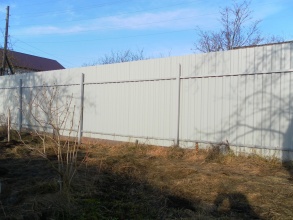 Забор из профнастила с бетонированием столбов 100 метров