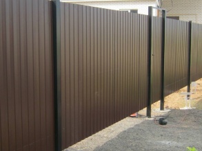 Забор из профнастила с бетонированием столбов 10 соток
