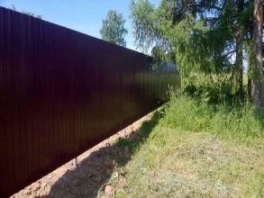Забор из профнастила с бетонированием столбов 25 метров