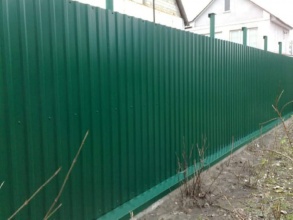 Забор из профнастила с бетонированием столбов 30 метров