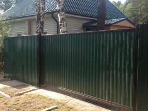 Забор из профнастила с воротами и калиткой 100 метров