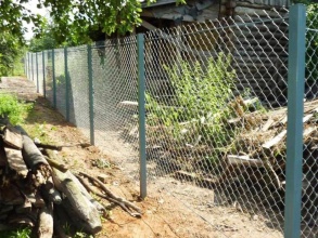 Забор из сетки рабицы в натяг с протяжкой арматуры 10 метров